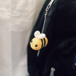 Chunky Bee Zipper Charm